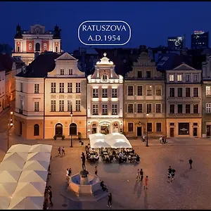 Ratuszova Stary Rynek Old Market Square Premium & Restaurant Ad 1954 פוזנן