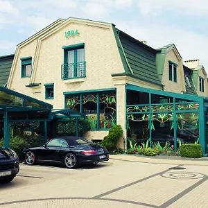 Mat's Hotel